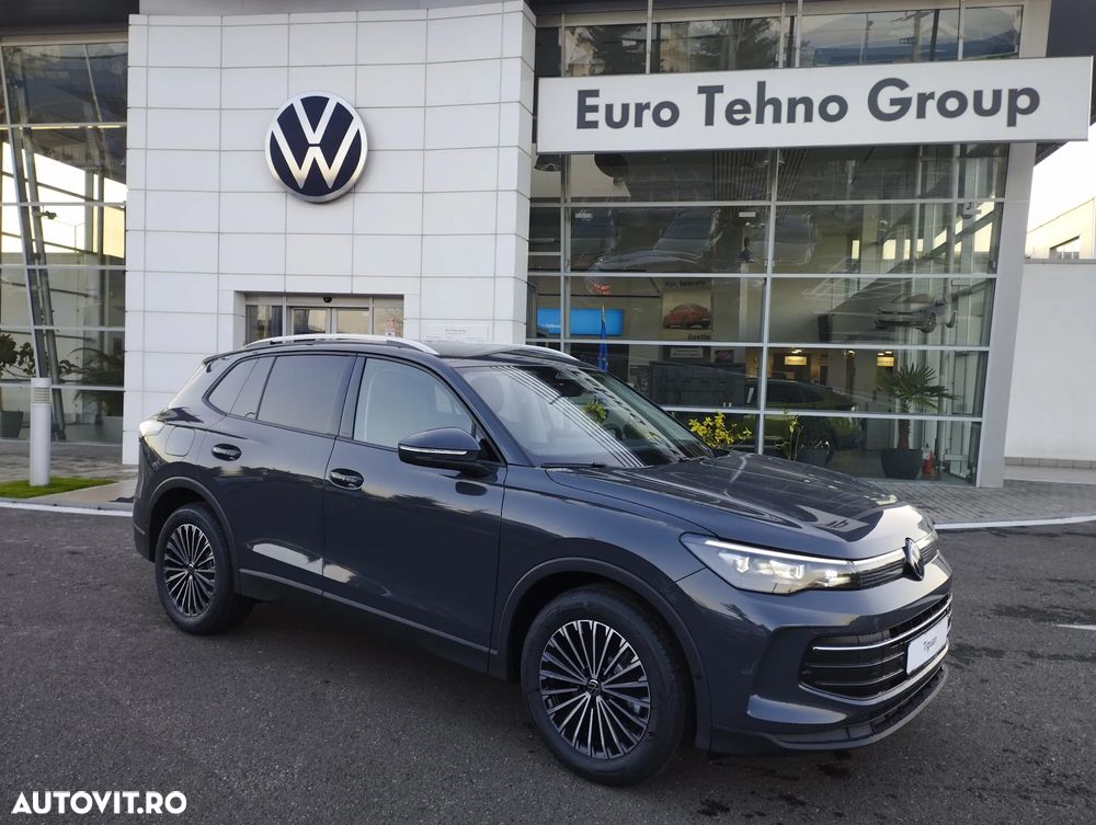 Volkswagen Tiguan - 1