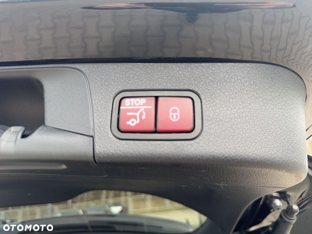 Mercedes-Benz GLB 200 AMG Line 7G-DCT - 23