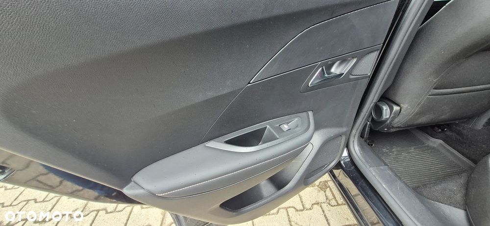 Peugeot 2008 PureTech 130 Allure S&S EAT8 - 21