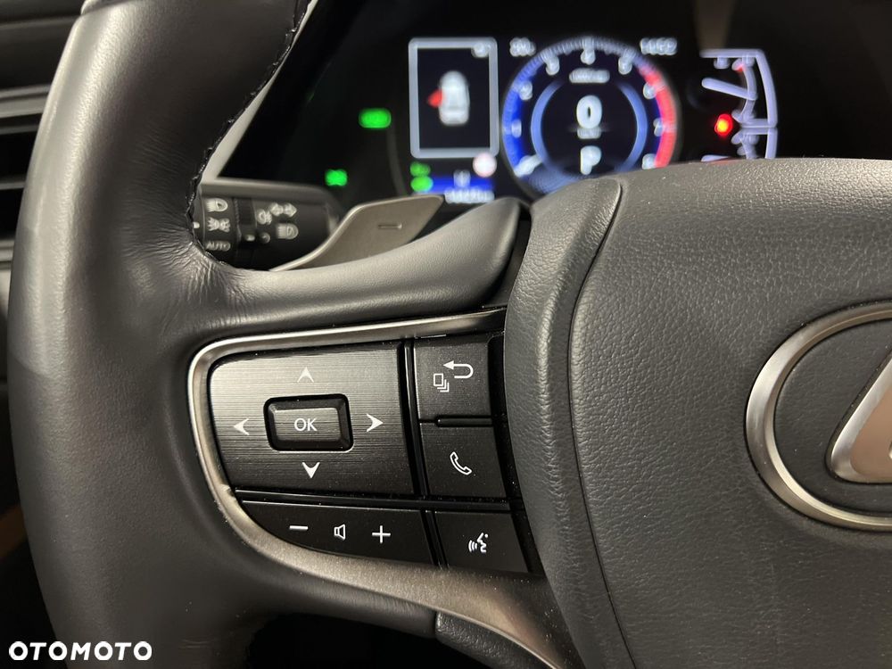 Lexus ES 300h Business Edition - 29