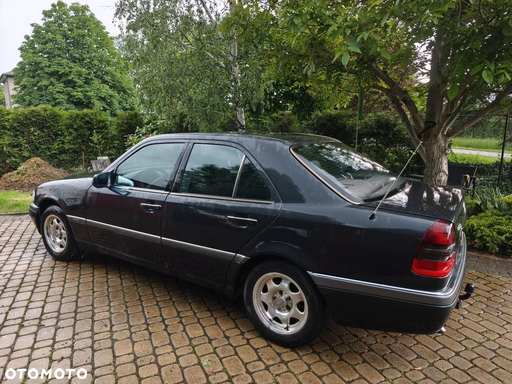 Mercedes-Benz Klasa C 220 D Elegance - 2