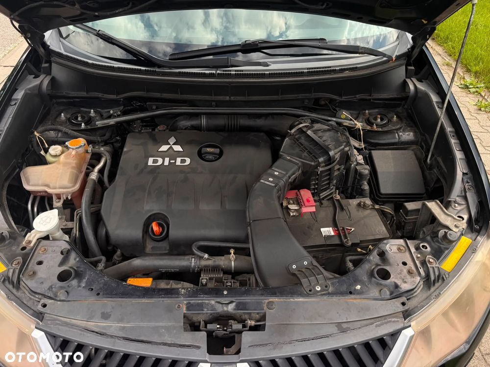 Mitsubishi Outlander - 6