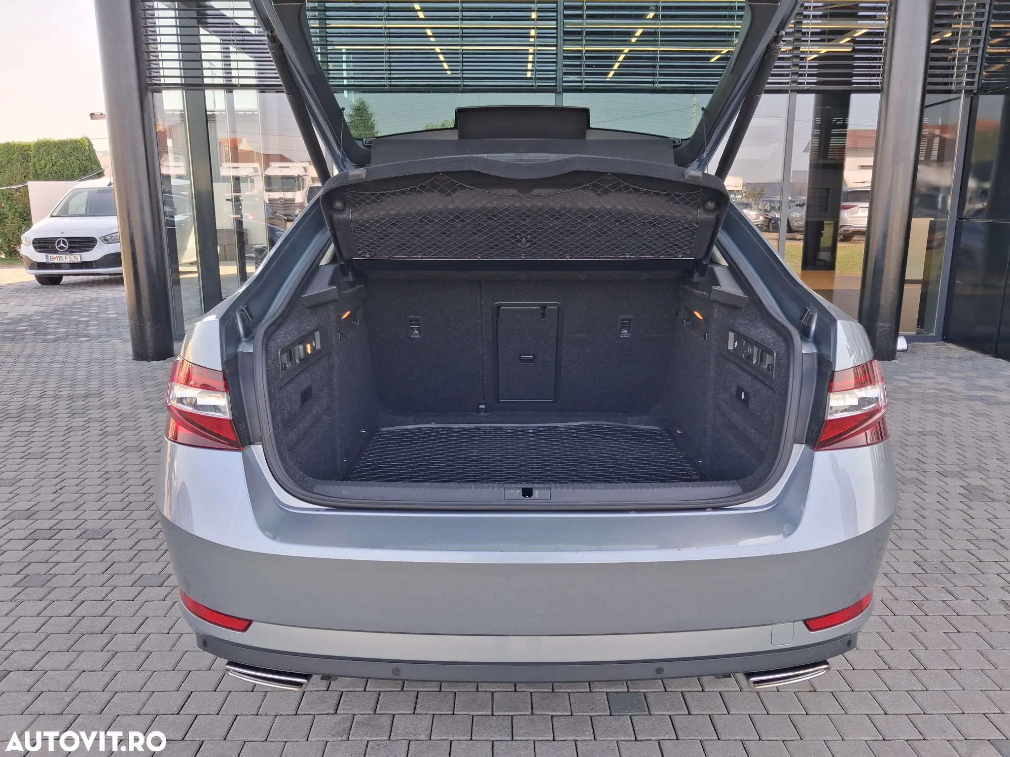 Skoda Superb 2.0 TSI DSG 4X4 Laurin & Klement - 33