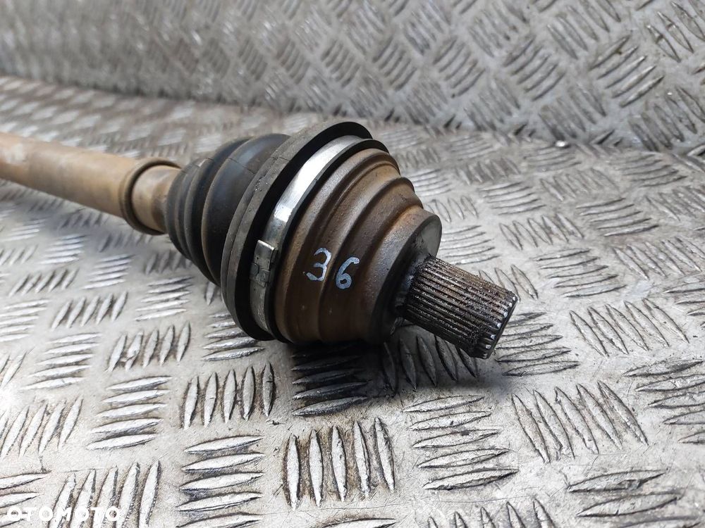 PÓŁOŚ PRAWY PRZÓD PRAWA AUDI A3 8P 2.0 FSI MANUAL - 2