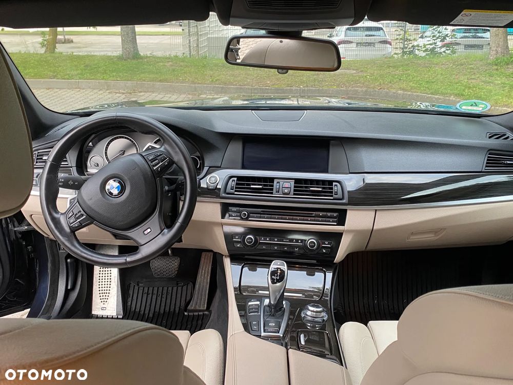 BMW Seria 5 528i xDrive - 10