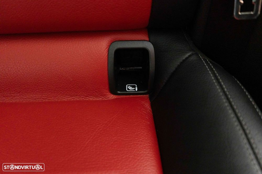 Mercedes-Benz GLA 250 e AMG Line — fotografia 36