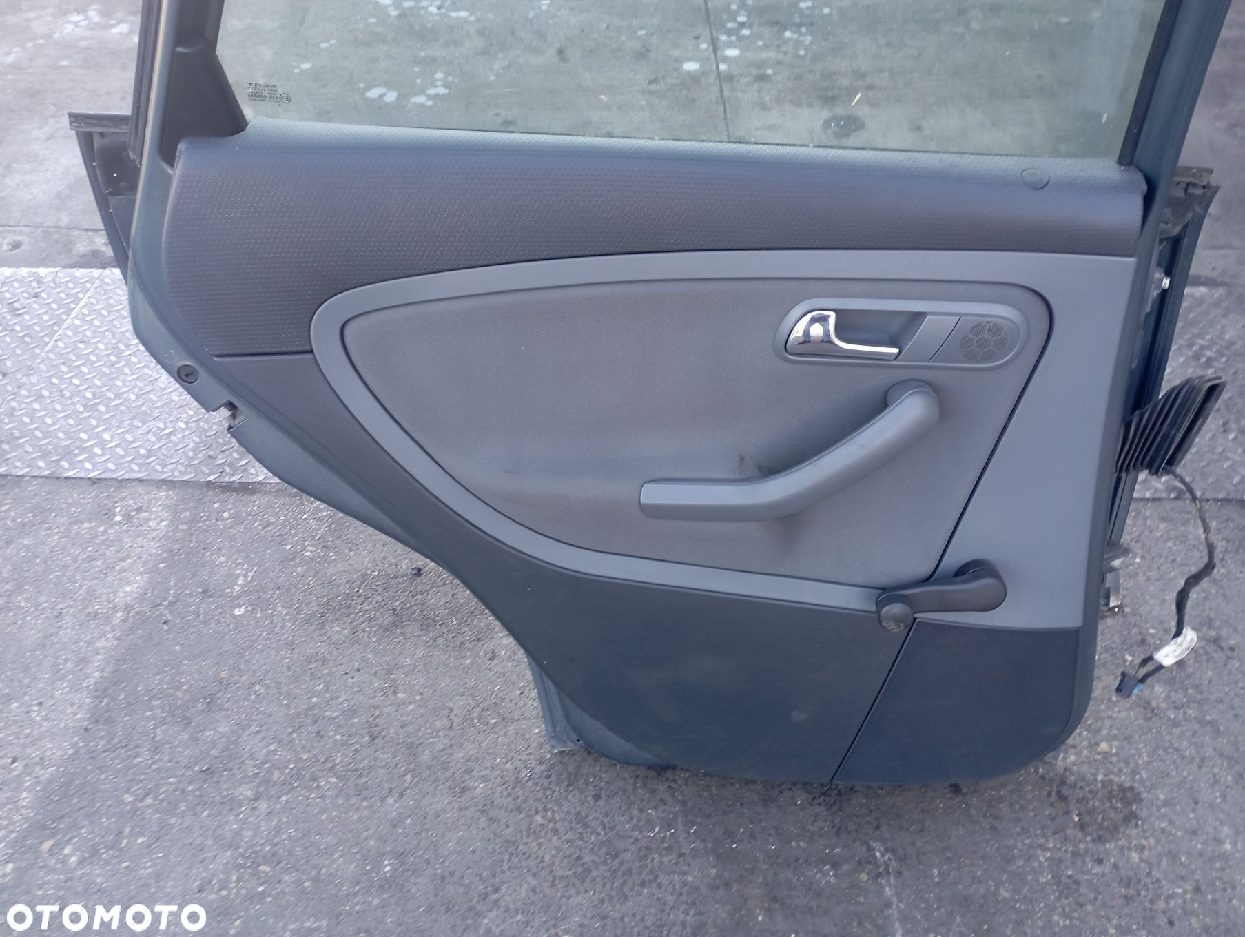 DRZWI LEWY TYŁ

 SEAT
 IBIZA III LIFT LS7Z - 6