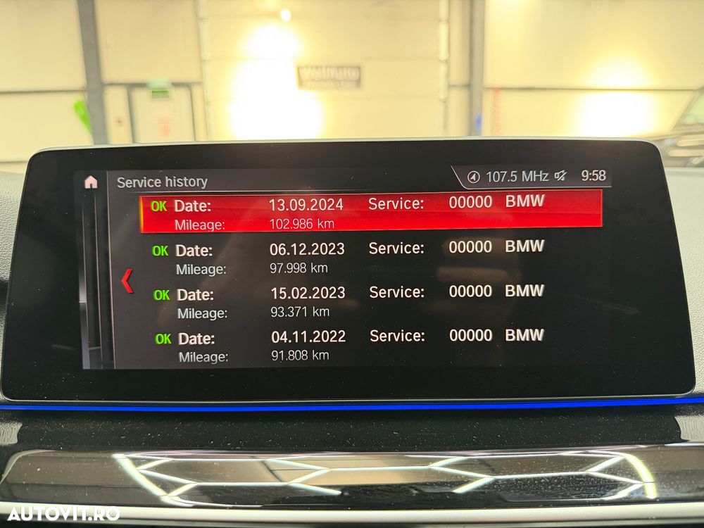 BMW Seria 5 520i Aut. Sport Line - 23