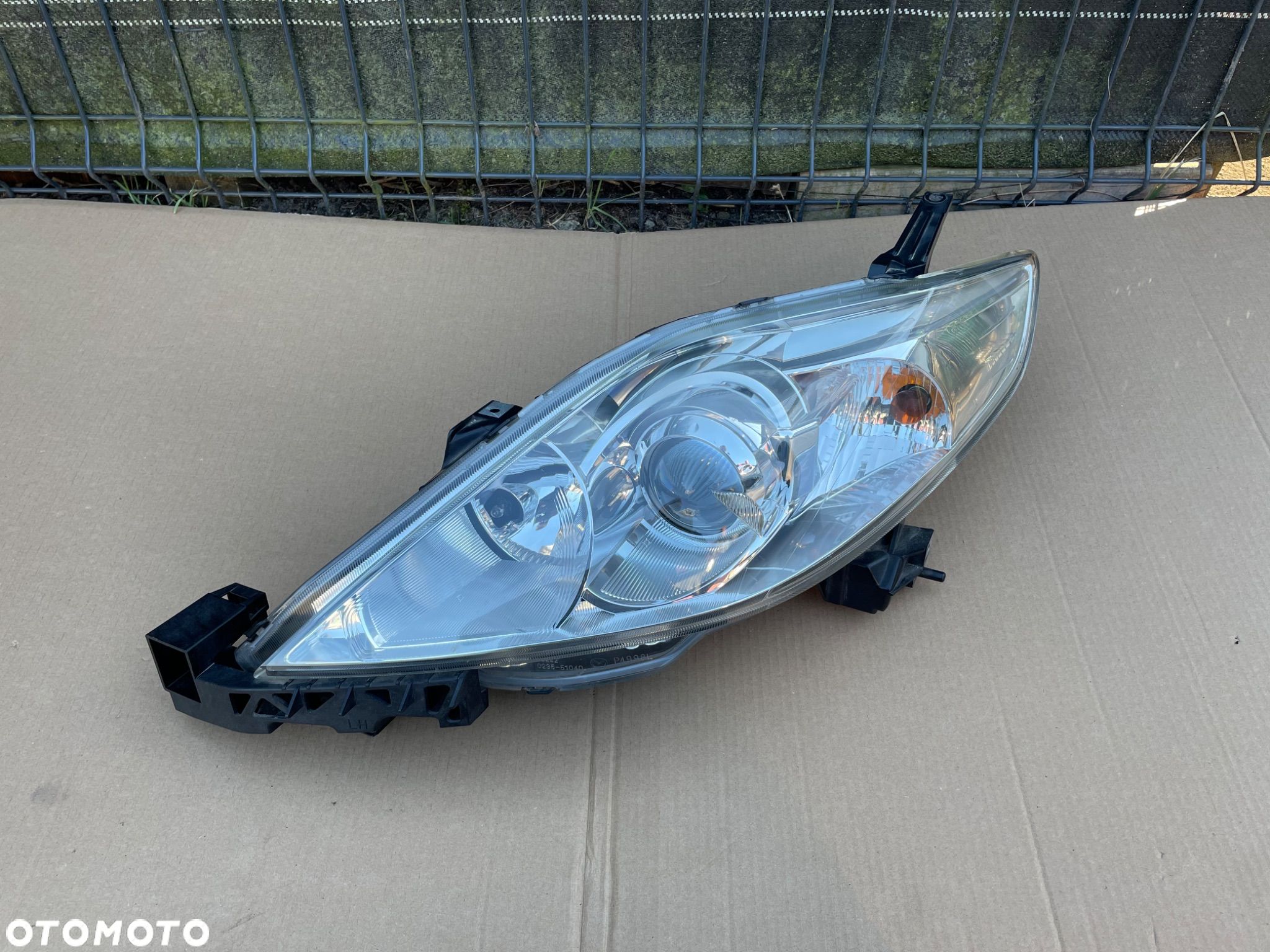 LAMPA PRZEDNIA MAZDA 5 V ORYGINALNA PRZED LIFTEM EUROPEJSKA - 1