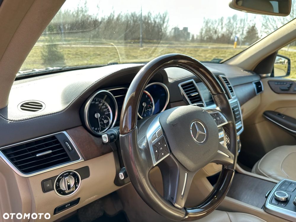 Mercedes-Benz GL - 14