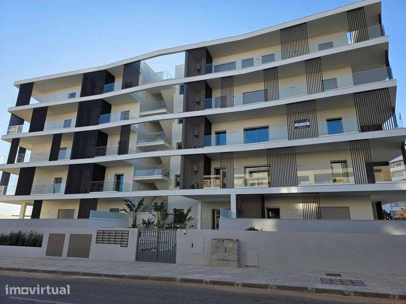 Arrenda-se T2 ano Ano na Urbanização Litoral Blue, Praia da Rocha - Grande imagem: 5/12