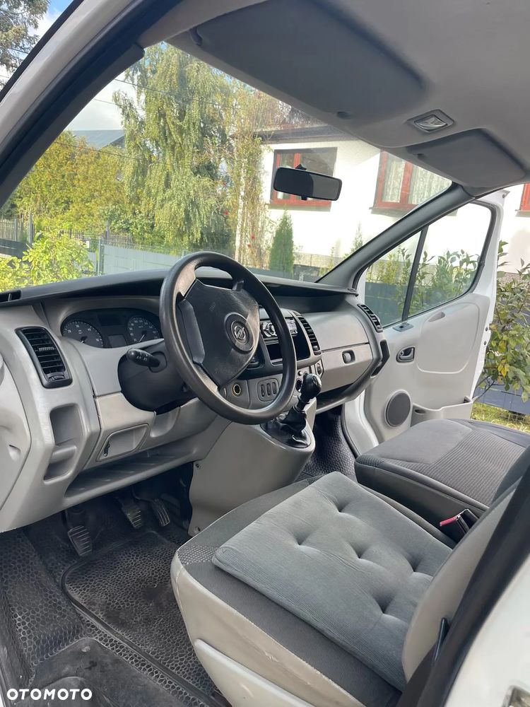 Opel Vivaro - 8
