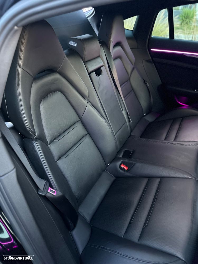 Porsche Panamera 4 E-Hybrid - 27