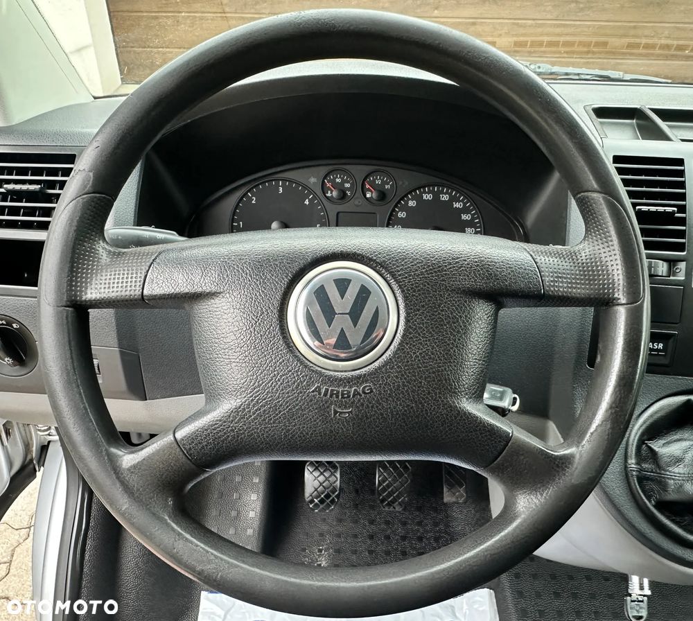 Volkswagen Multivan - 14