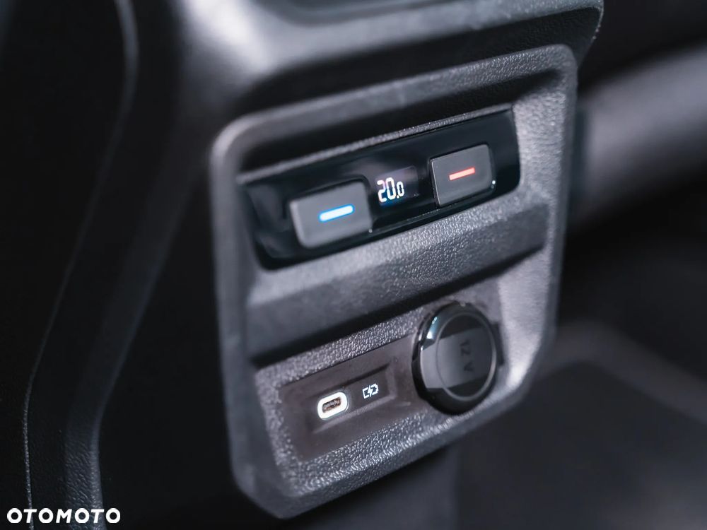 Volkswagen Tiguan - 33
