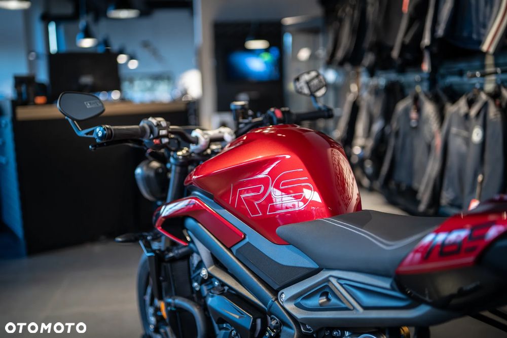 Triumph Street Triple - 10