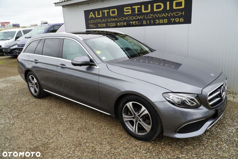 Mercedes-Benz Klasa E 220 d 4Matic 9G-TRONIC Exclusive - 2