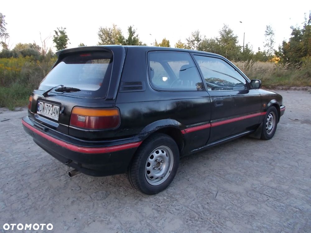 Toyota Corolla - 2