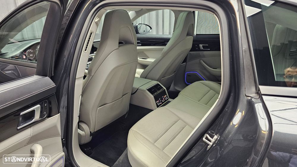 Porsche Panamera Sport Turismo 4 E-Hybrid Platinum Edition - 21