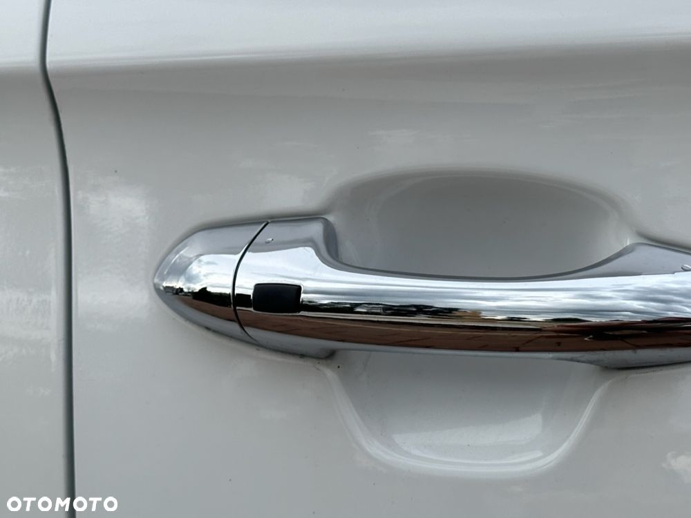 Kia Carens 1.7 CRDi 115 Dream Team Edition - 11