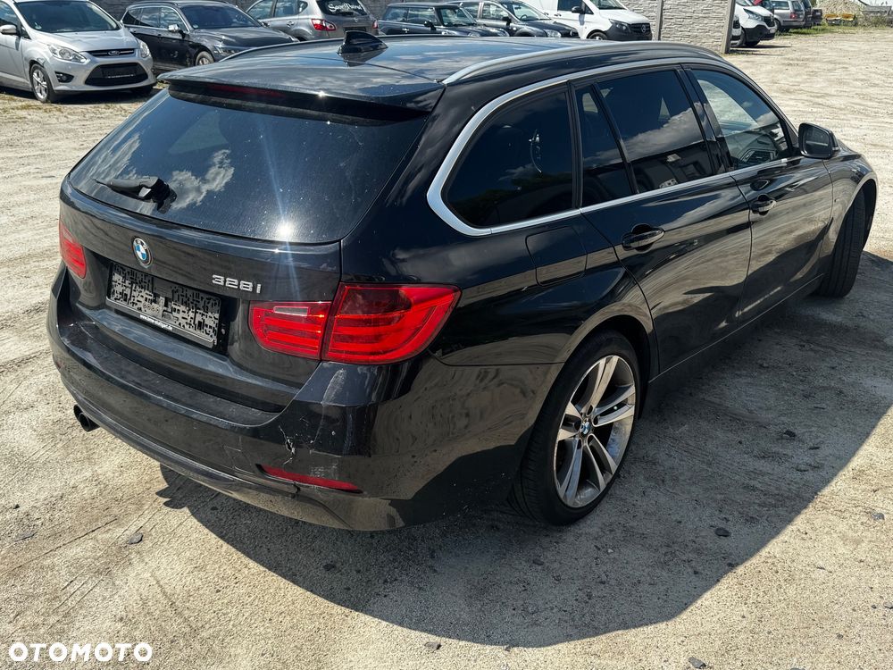 BMW Seria 3 328i Sport Line - 8