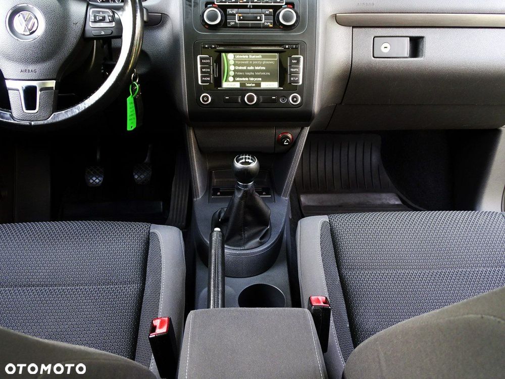 Volkswagen Touran - 26