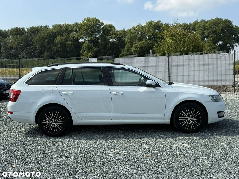 Skoda Octavia Combi 2.0 TDI DSG Style - 10