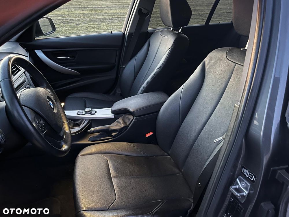 BMW Seria 3 320d Efficient Dynamics - 25