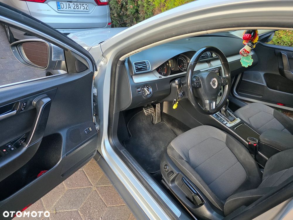 Volkswagen Passat 2.0 TDI 4Mot Highline DSG - 13