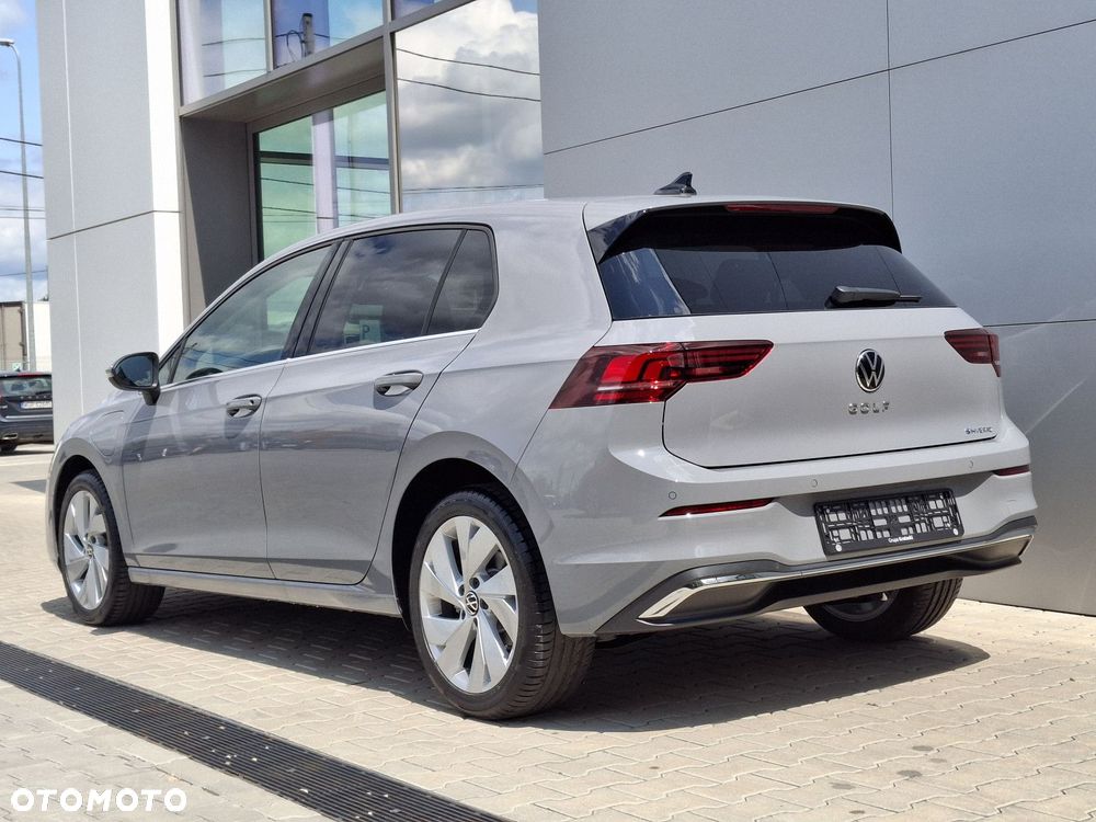 Volkswagen Golf - 5