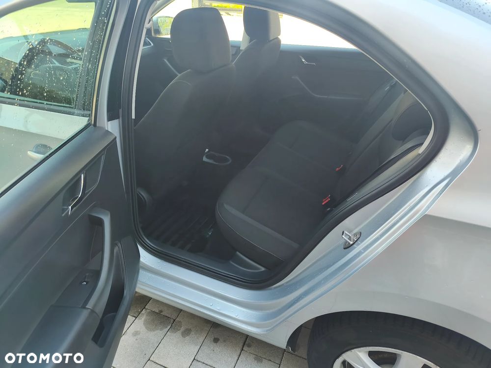 Skoda RAPID - 16