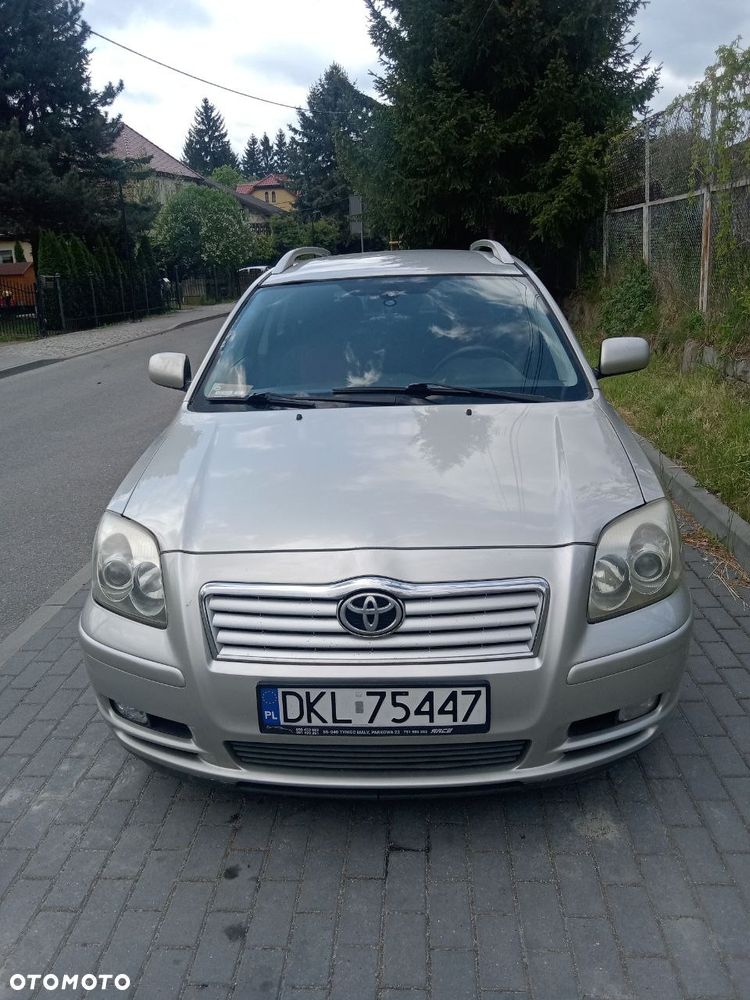 Toyota Avensis 2.0 D-4D Luna - 2