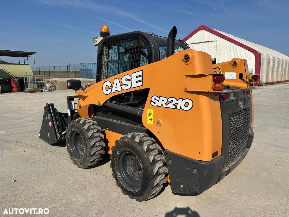 Case SR 210 LOADER - 4
