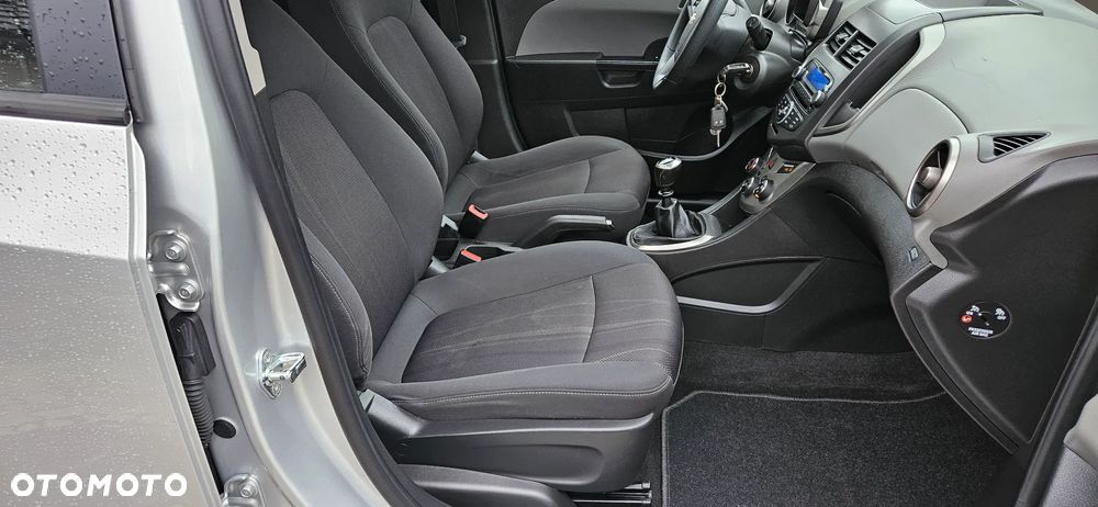 Chevrolet Aveo 1.4 LT S/S - 17