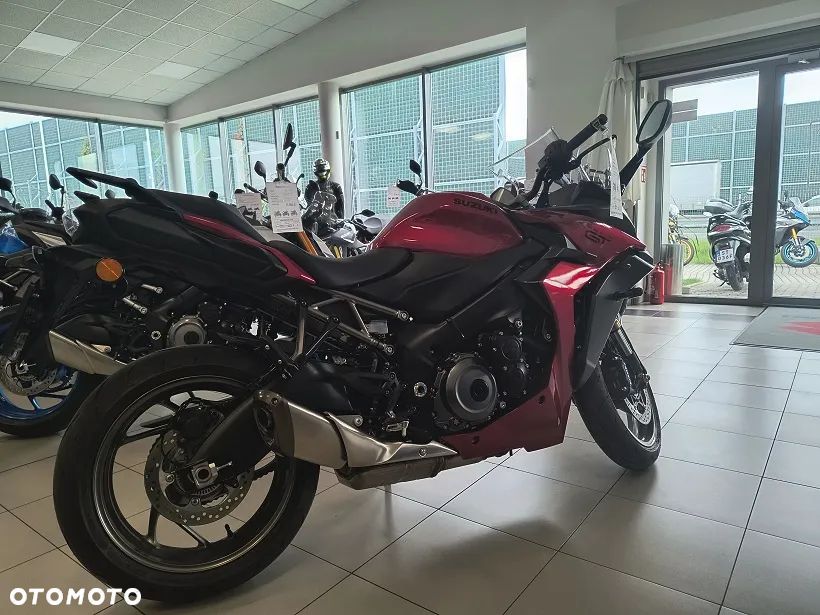 Suzuki GSX - 3