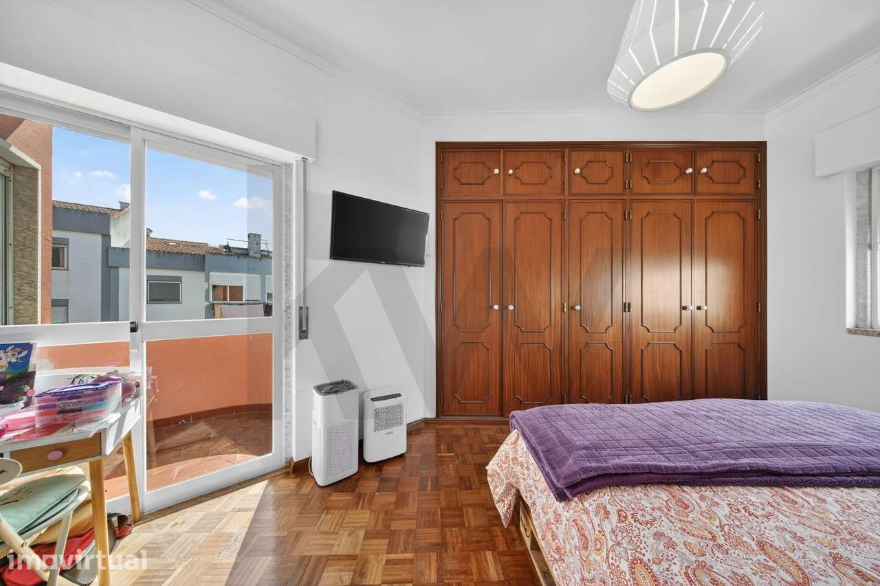Apartamento T1 Espaçoso em Valejas (Barcarena) -  Luminosidade, Duas V - Grande imagem: 4/17