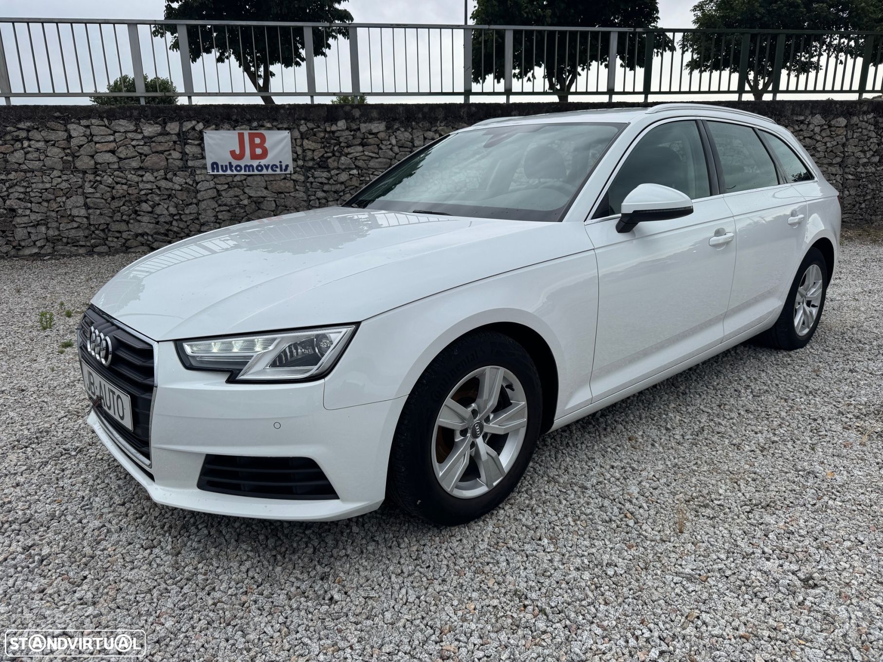 Audi A4 Avant 2.0 TDI - 1