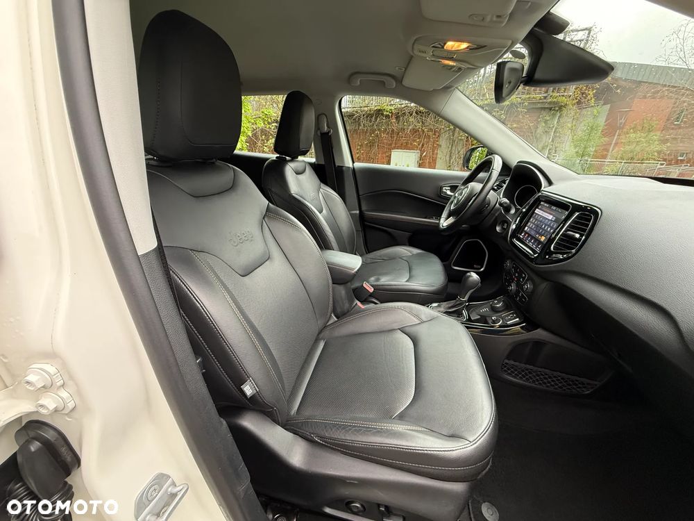 Jeep Compass - 23