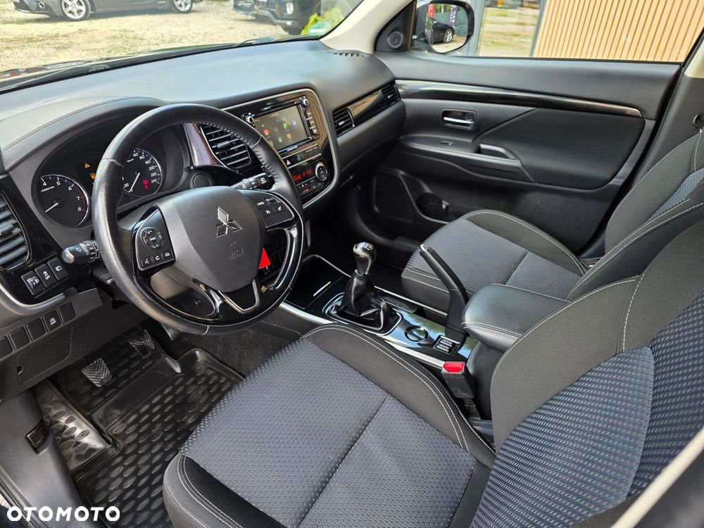 Mitsubishi Outlander - 10