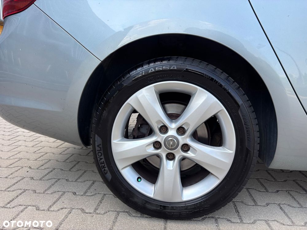 Opel Astra 1.6 T Sport - 25