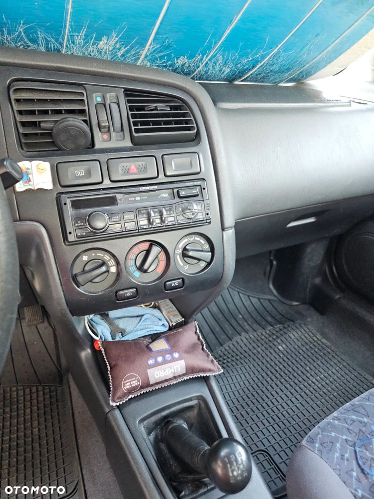 Nissan Primera 1.6 SLX - 8