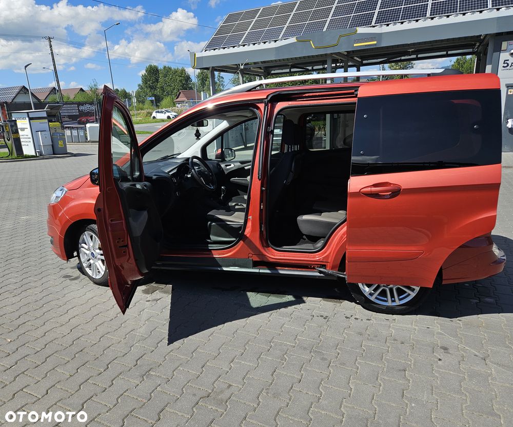 Ford Tourneo Courier 1.0 EcoBoost S&S Titanium - 17