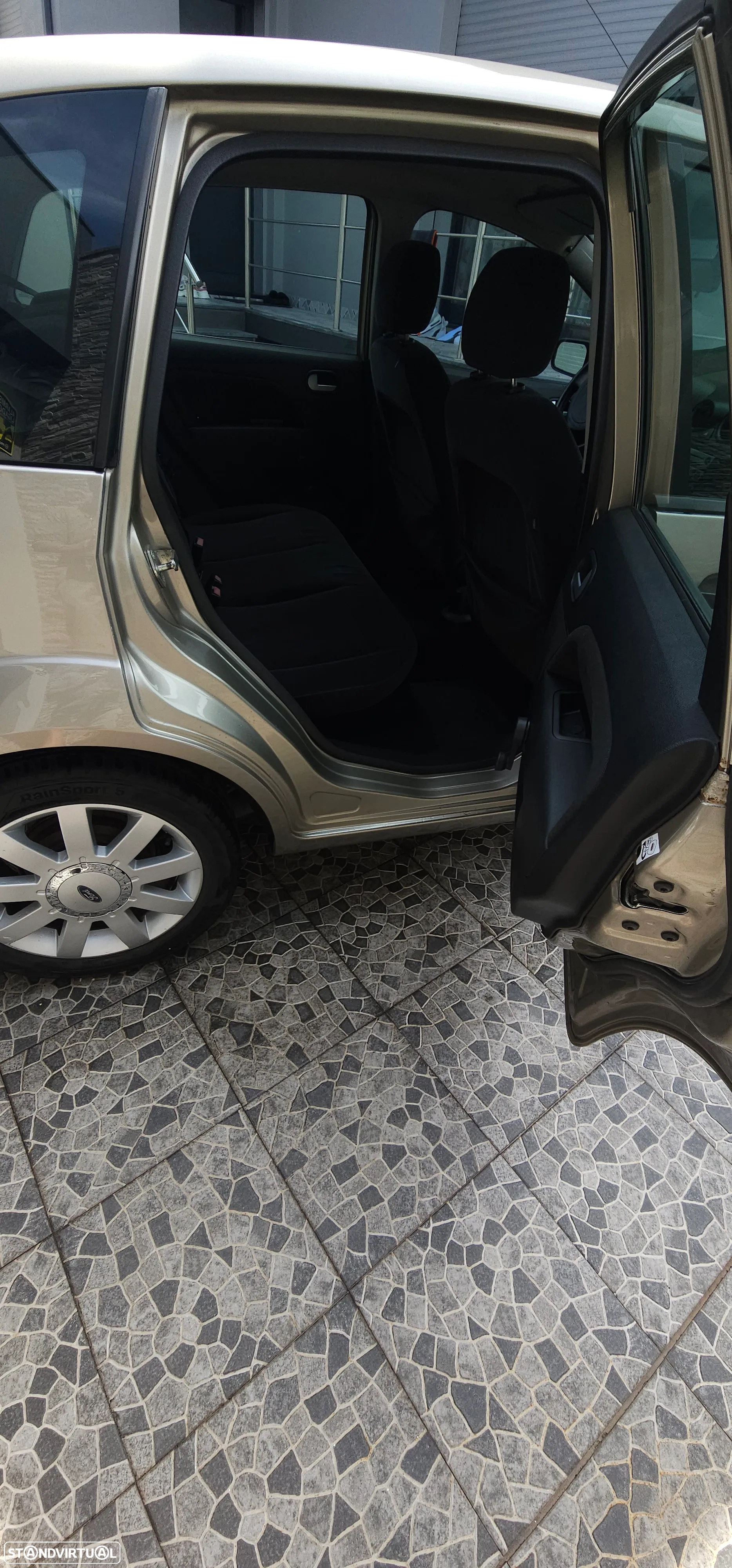 Ford Fiesta - 9