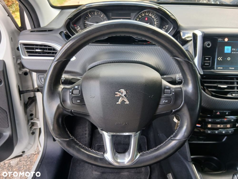 Peugeot 208 Blue-HDi 100 Stop&Start Style - 23
