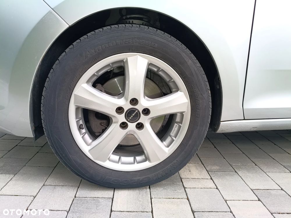 Skoda RAPID - 12