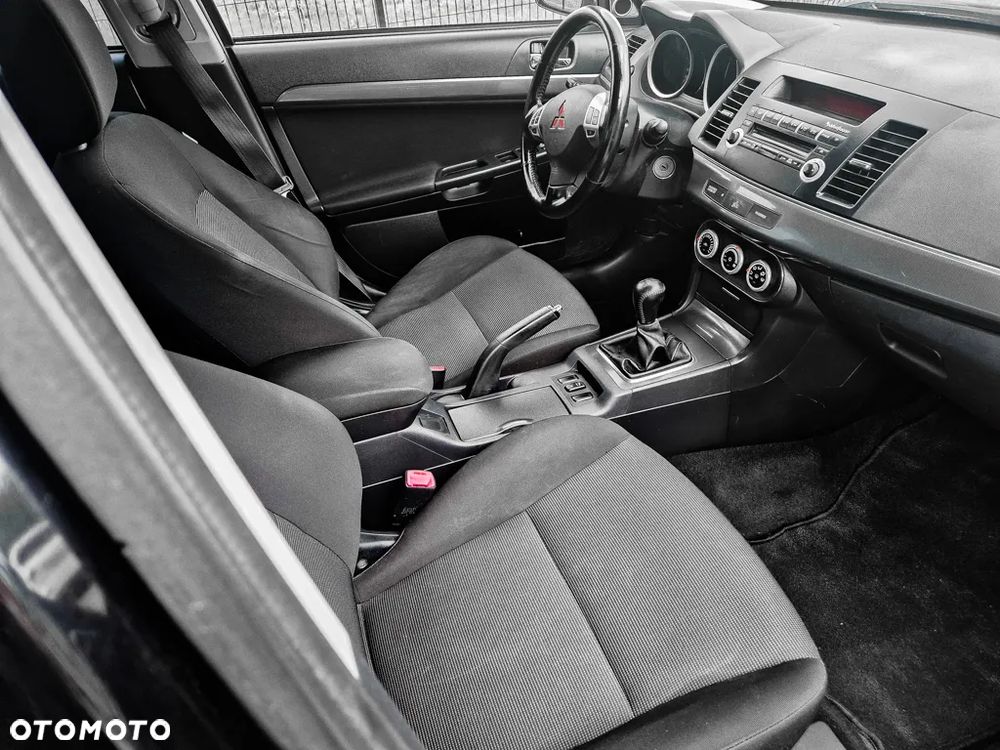 Mitsubishi Lancer 1.8 Intense - 10