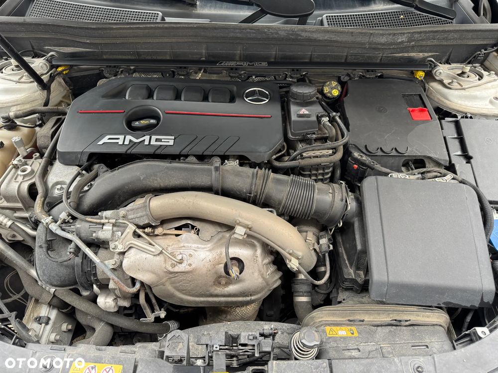 Mercedes-Benz GLB - 14