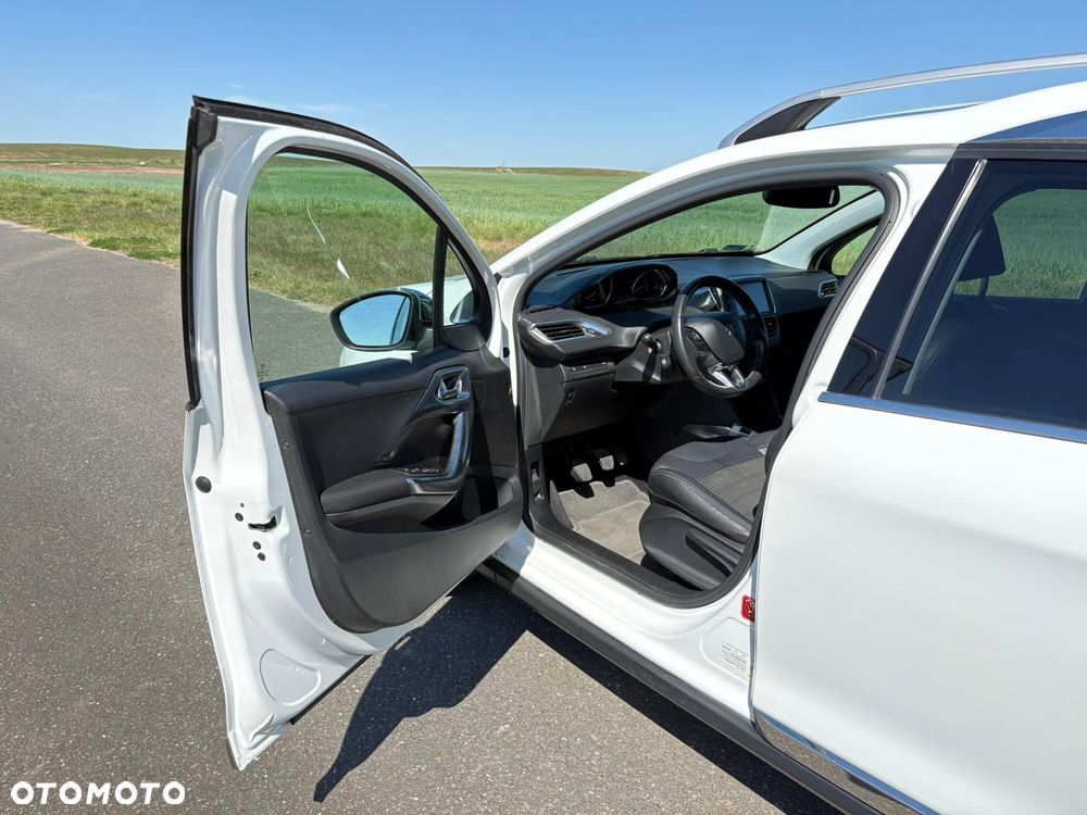 Peugeot 2008 e-HDi FAP 115 STOP & START Allure - 17