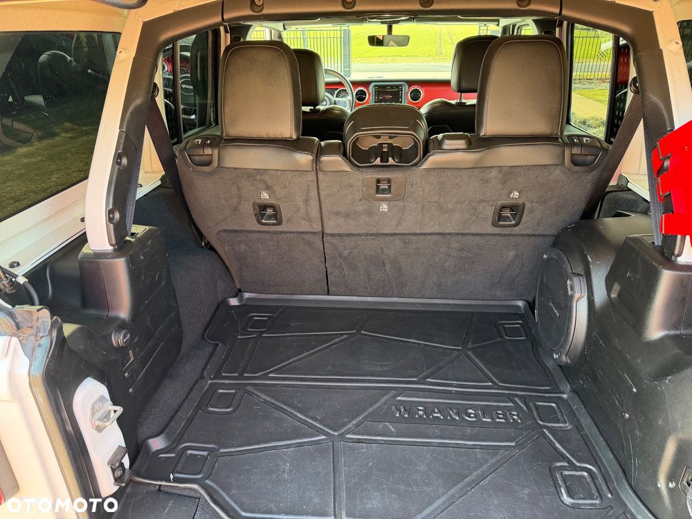 Jeep Wrangler - 8