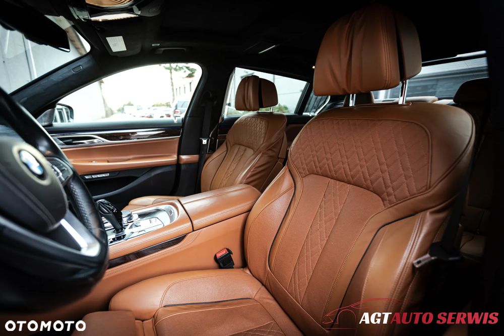 BMW Seria 7 750Li xDrive - 23